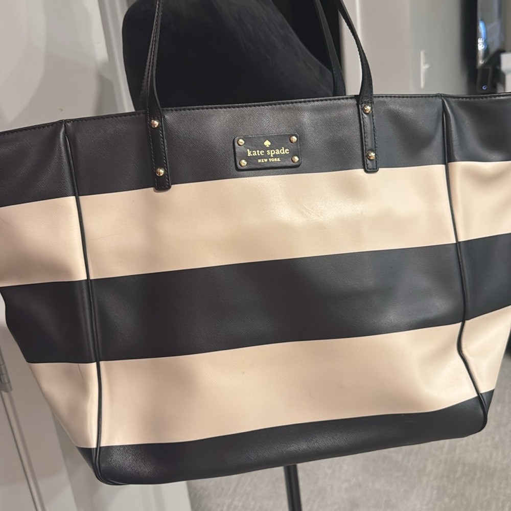 Kate Spade tote - Picture 2 of 6